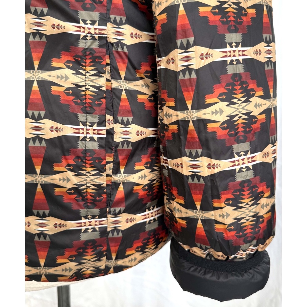 Pendleton Black Puff Jacket with Patterned Interior - Picture 11 of 14